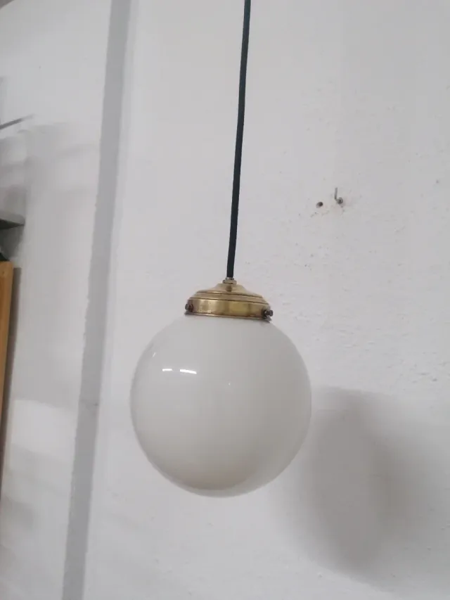 Lámpara colgante opalina vintage dorada