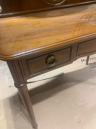 Toeletta con specchio in legno