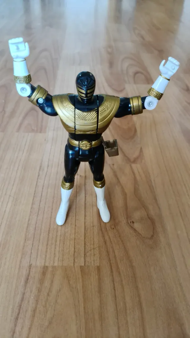 Power Rangers Zeo Figura de Acción Negra y Dorada