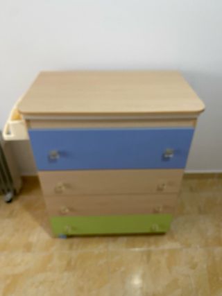 NEGOCIABLE Cuna convertible con bañera y cajones