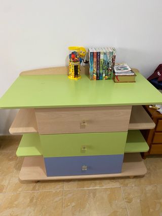 NEGOCIABLE Cuna convertible con bañera y cajones