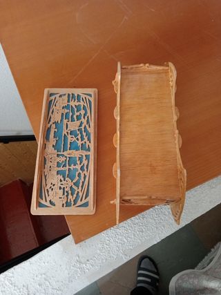 Caja de madera decorada con flores