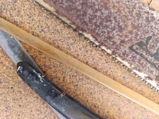 Juego de herramientas: Sierra, alicates y llave