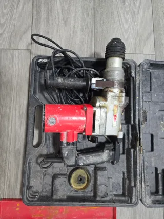 Taladro y herramientas de construcción