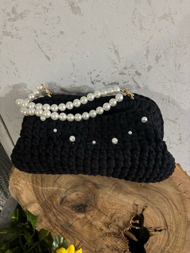 Borsa fatta a mano con perle