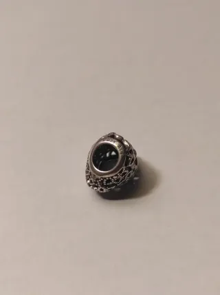 Pandora Charm Corazón con estrellas y piedras. 