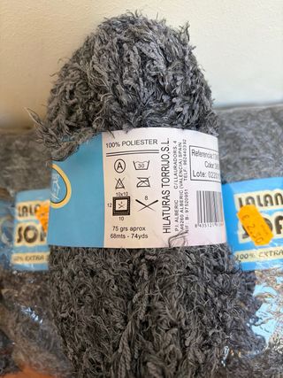 6 Ovillos de Lana Soft Color Gris