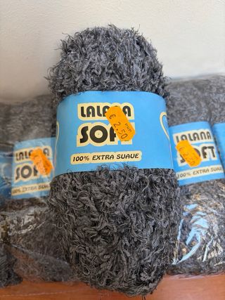 6 Ovillos de Lana Soft Color Gris