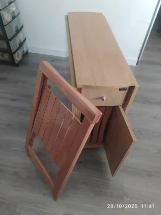 Mesa extensible y sillas