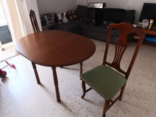 Mesa camilla y 2 sillas Venta en persona