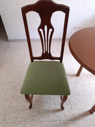 Mesa camilla y 2 sillas Venta en persona