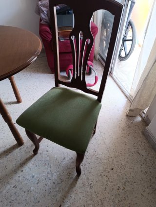 Mesa camilla y 2 sillas Venta en persona