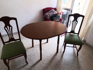 Mesa camilla y 2 sillas Venta en persona