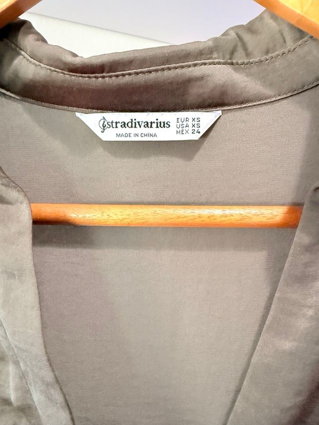 Vestido camisero verde oliva Stradivarius Talla M