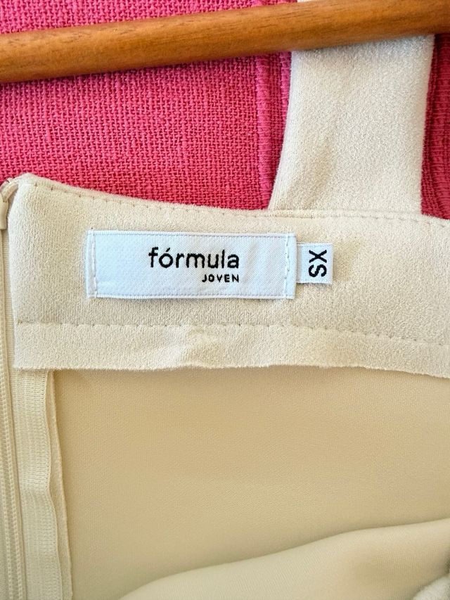 Vestido Peto Beige con Bolsillos