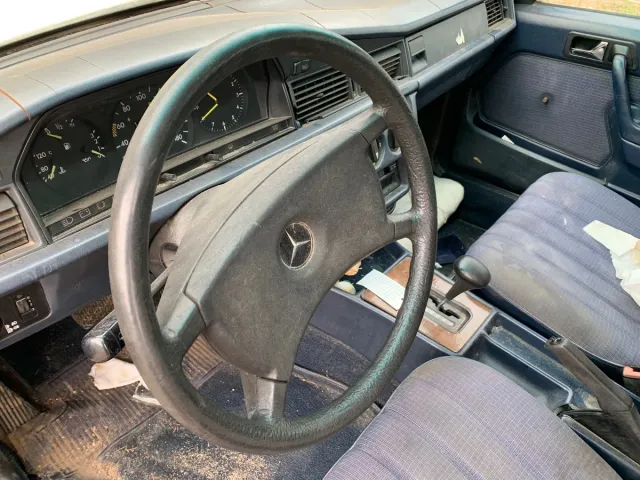 VOLANTE MERCEDES 190