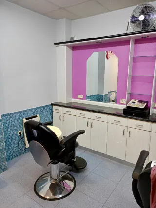 Local / Peluquería de Caballeros