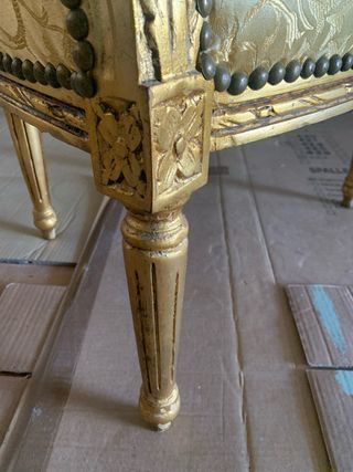 Sedia barocca dorata con tessuto damascato