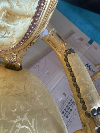 Sedia barocca dorata con tessuto damascato