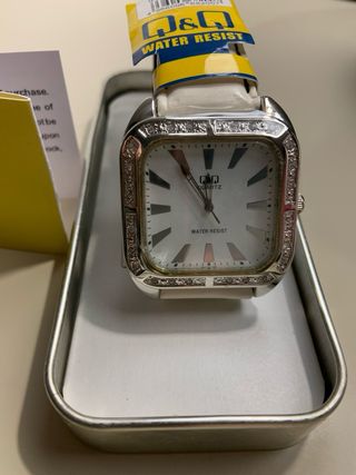 Orologio donna Q&Q by Citizen con zirconi