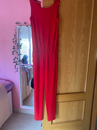 Mono rojo mujer con bolsillos