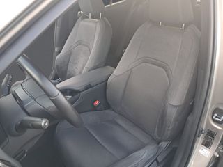 Lexus UX 2.0 250h Premium