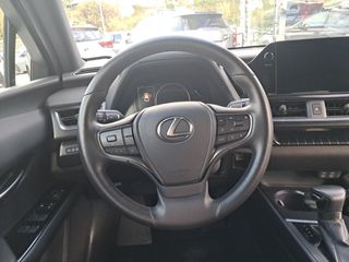 Lexus UX 2.0 250h Premium