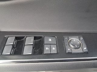 Lexus UX 2.0 250h Premium