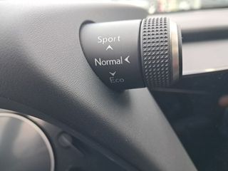 Lexus UX 2.0 250h Premium