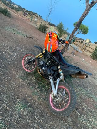 Moto de cross le faltan los freno