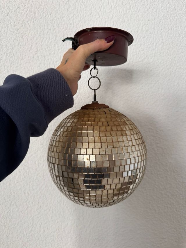 Sfera riflettente a mosaico