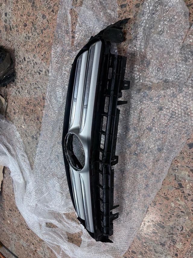 Rejilla Delantera Mercedes Clase E W213 2016-2020