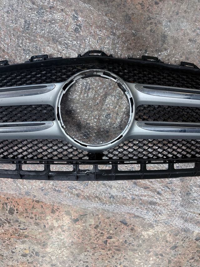 Rejilla Delantera Mercedes Clase E W213 2016-2020
