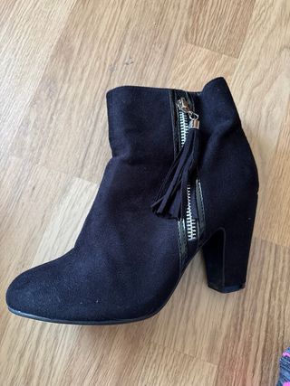 Botines ante flecos negros talla 36