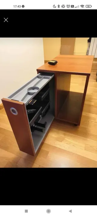 Cajonera para torre de ordenador de madera marrón