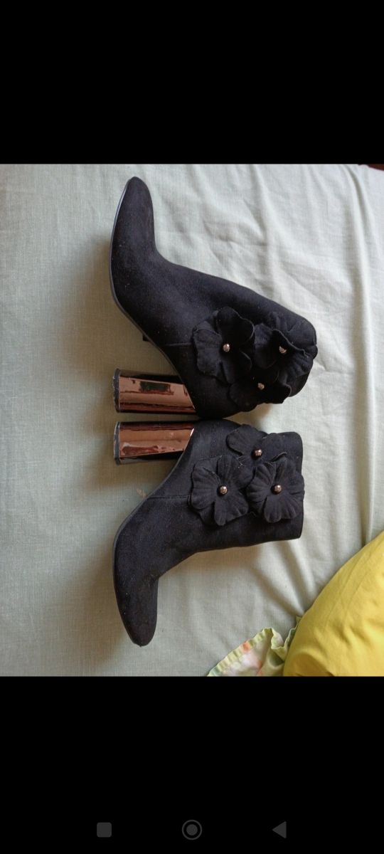 Botas ante tacón dorado flores 38 de Valentina 