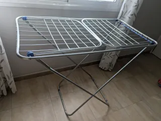 Tendedero plegable metálico