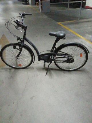 Bicicleta de paseo negra
