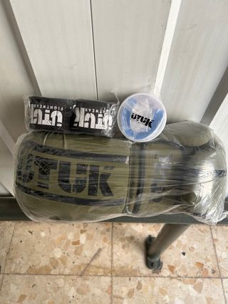 Guantes Boxeo 14oz, Bucal y Vendas UTUK