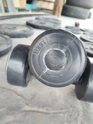 Barras de pesas cromadas de 28mm y discos también.