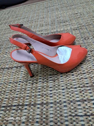 Zapatos de tacón naranjas talla 37