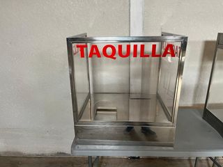 Taquilla metálica con cristal
