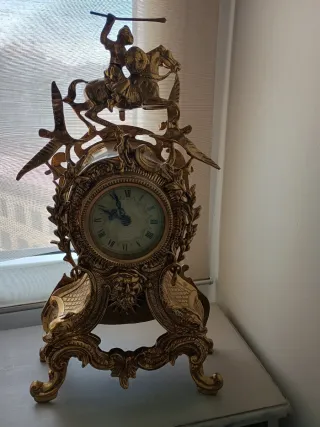 Reloj de sobremesa de bronce