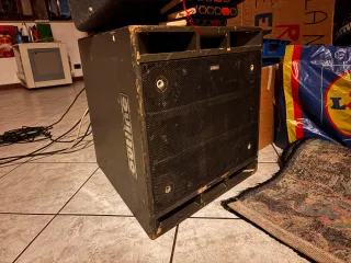 Coppia Casse Attive Outline Nere