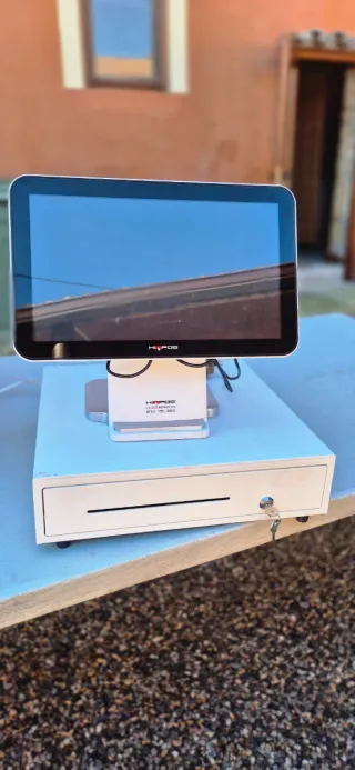 Sistema TPV HiPOS con cajón, 3 impresoras.