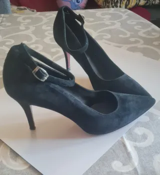 Scarpe con tacco e cinturino