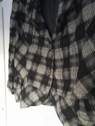 Chaqueta cuadros MATIZ con cortes y tipo volantes