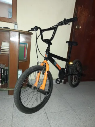Bicicleta BMX Denver Negra y Naranja