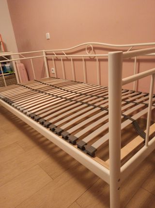 Diván de forja blanco Ikea