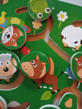 Puzzle laberinto madera granja